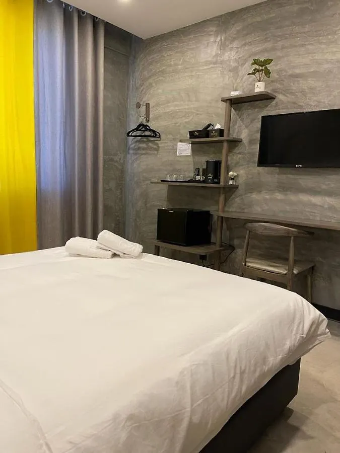 Sri Indar Hotel & Suites Parit Buntar 4*,