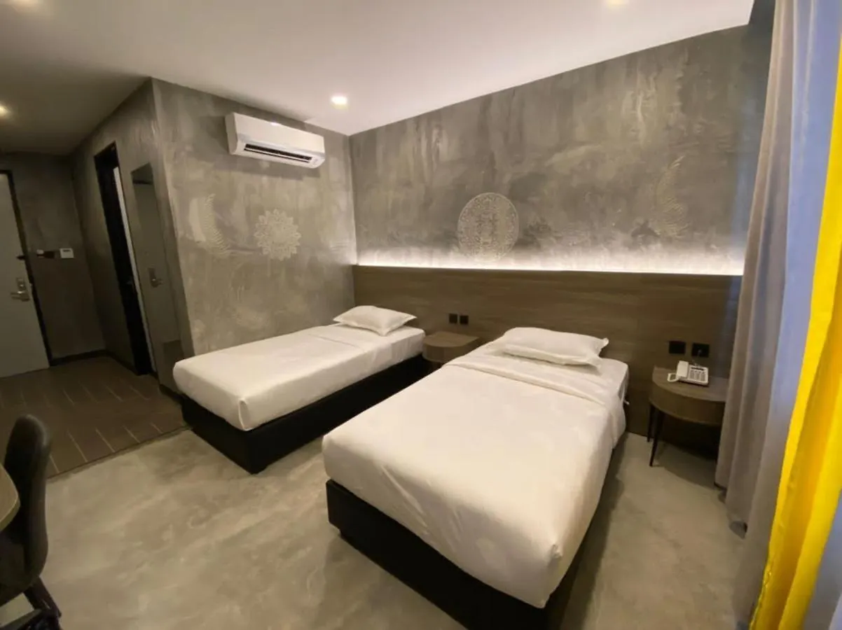 Sri Indar Hotel & Suites Parit Buntar 4*,